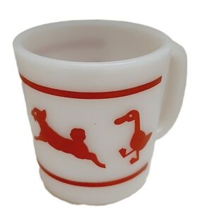 🍒 Vintage Hazel Atlas Farm Animals White Milk Glass Kids Child's Cup Mug w/ Red